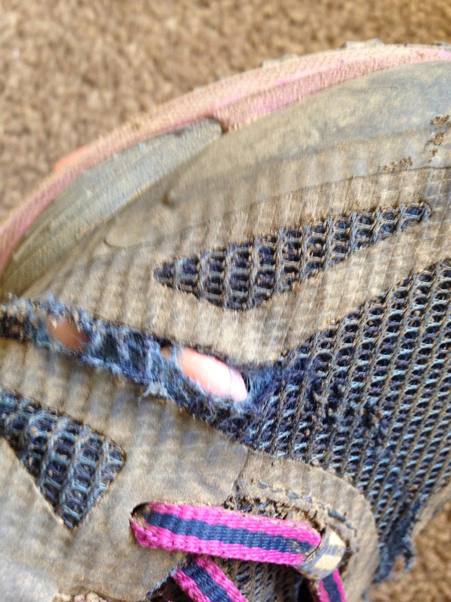 KathlouStone's tweet photo. @brooksrunning not even one seasons wear.  #disappointed #brookscascadia https://t.co/oHfX1hgi1D