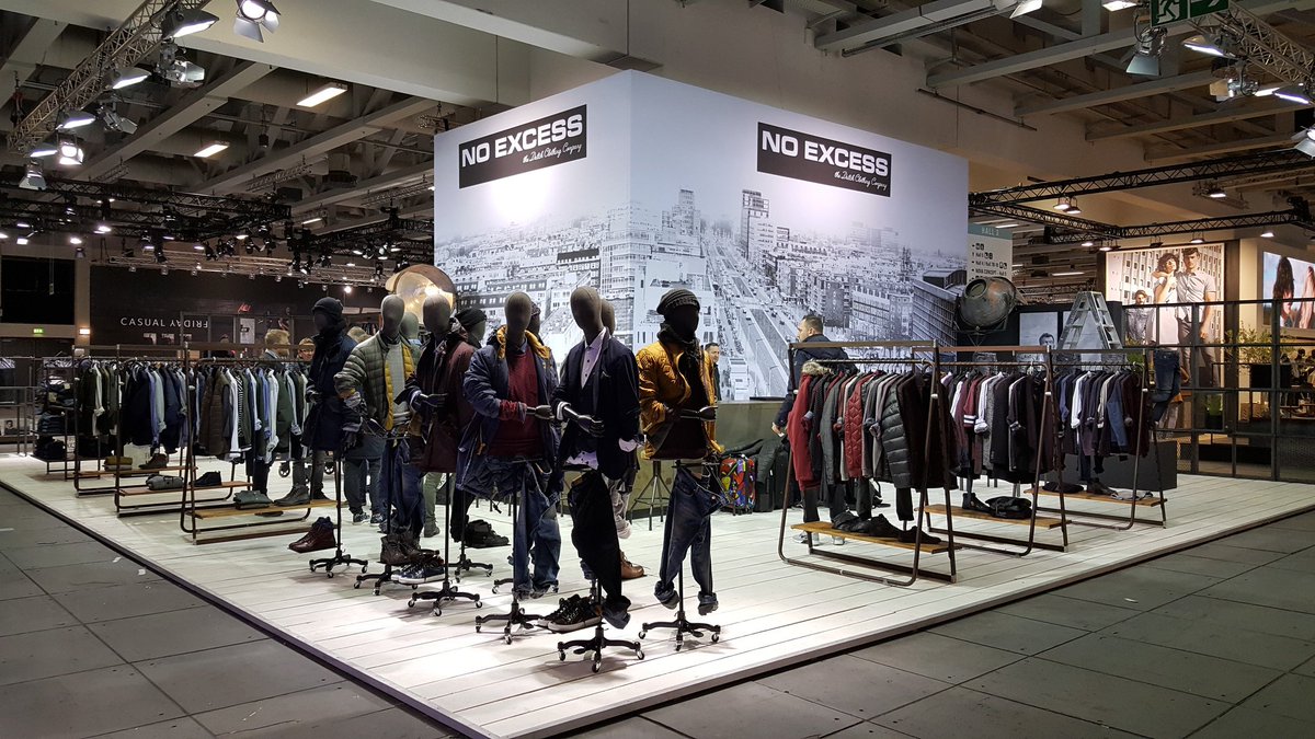 DesigningHaaker's tweet image. Please follow our #Instagram: #creative #shopwindows, #instore presentations #visualmerchandising #vm ow.ly/jSo0301cFYL #mannequins