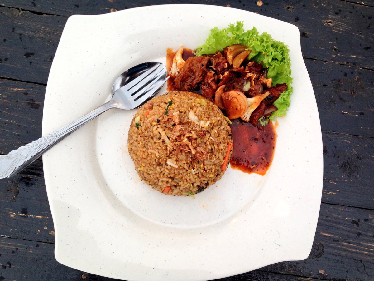 _ahmadboii's tweet photo. Sesiapa yang ada di utara tu singgah la @LapangMY . Harga jauh lebih berpatutan dan makanan yg berkualiti. Sebarkan guys! #LapangMY https://t.co/ToRzM65OGq