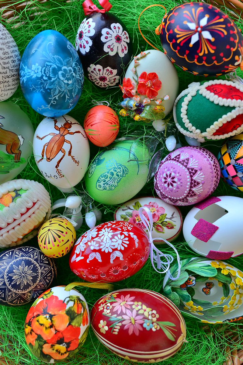 Friedenstein's tweet photo. Unser #Osterferienprogramm für #Kinder morgen: Warum feiern wir #Ostern2017 ? und Tiere 🐰🐔🐥 im #Frühling - Es sind noch Plätze frei! 🙂😀 https://t.co/r68WbzlxAi