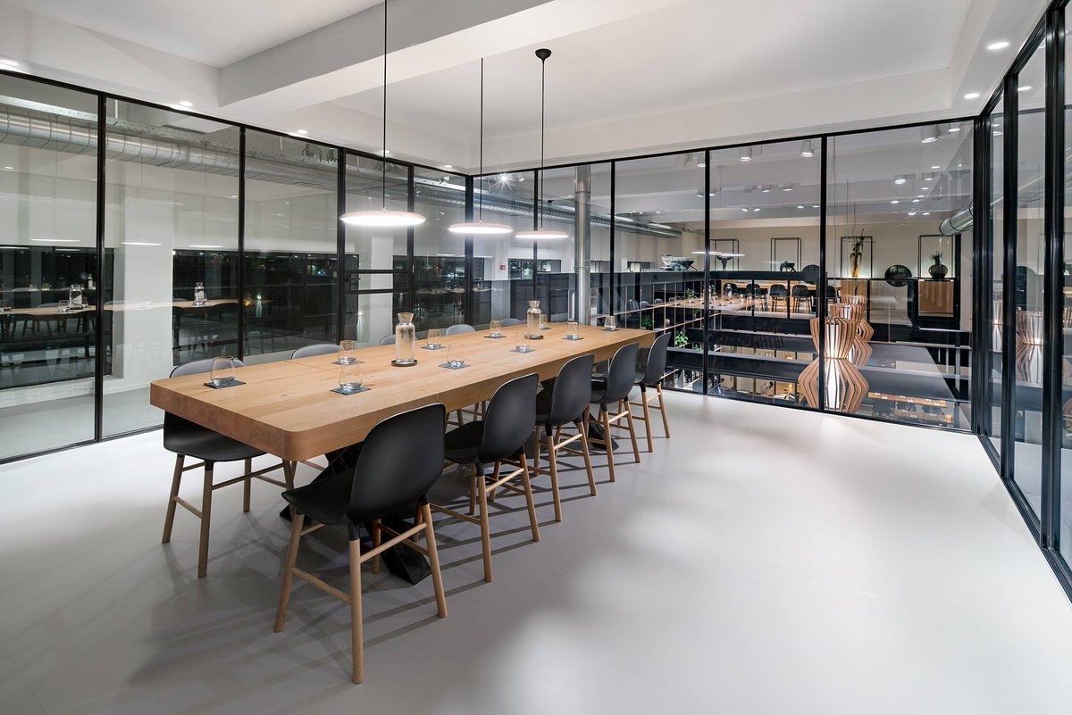 Capriole Café in de Top 5 van inspirerende vergaderlocaties in Den Haag. deskbookers.com/nl-nl/top-5-in…