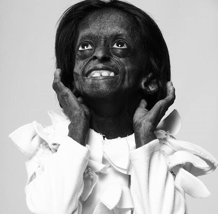 KhangelaniDziba's tweet photo. A life well, fully and beautifully lived. May your beloved soul find eternal peace. Magic 💛 #RIPOntlametse https://t.co/a2Vob13Ytz