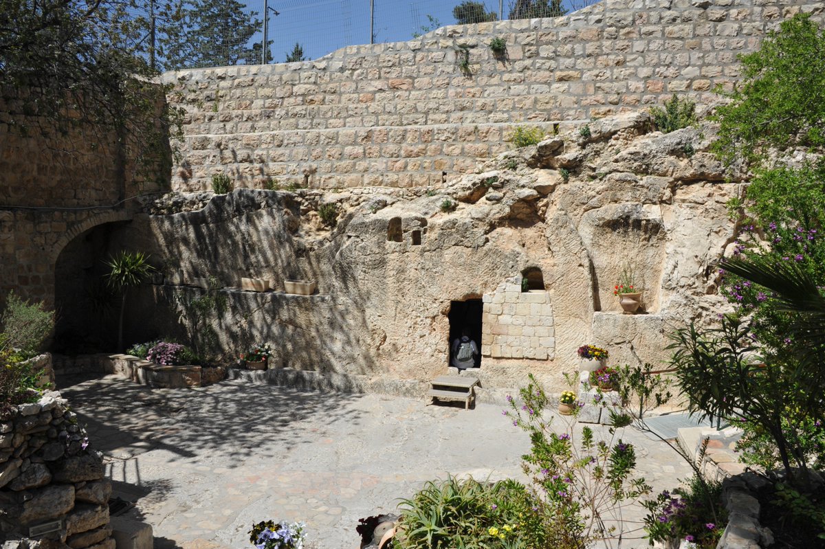 DavidMyersJD's tweet photo. The absence of Christ in the tomb proves His presence in my heart. #celebrationseason #gardentomb #onlyonearose #deathdefeater https://t.co/6iAfqh2Kyf