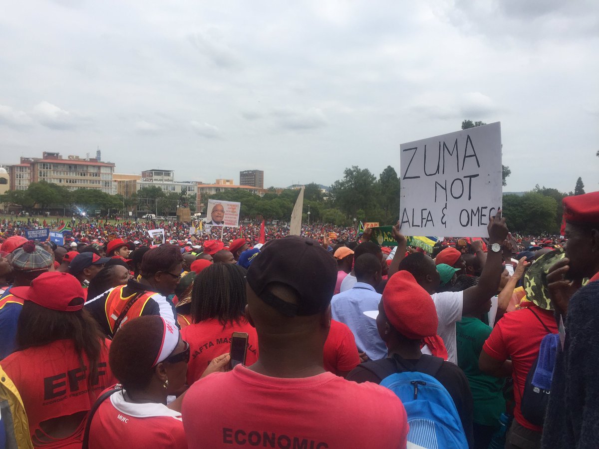 ewnreporter's tweet photo. #DayofAction As more people make their way to the Union Buildings. MK https://t.co/wfF1ywTiMm