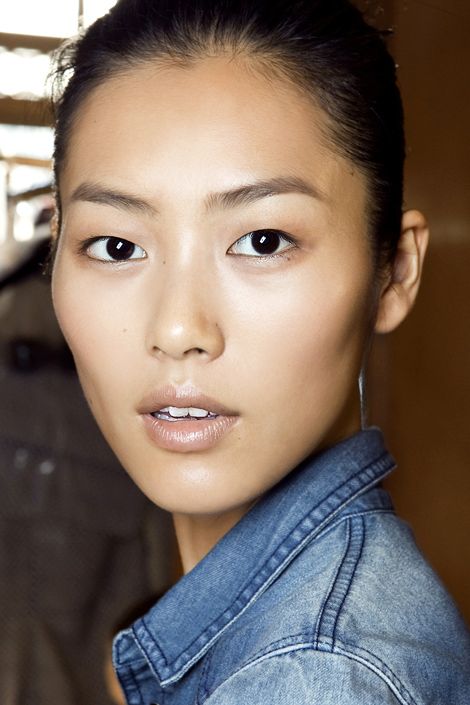 modelatelier's tweet photo. Our #wcw goes to @LiuWenLW she's tall, fierce, and full of joy! We just love this natural makeup look on her! #modelatelier https://t.co/jnQGbMn2jv