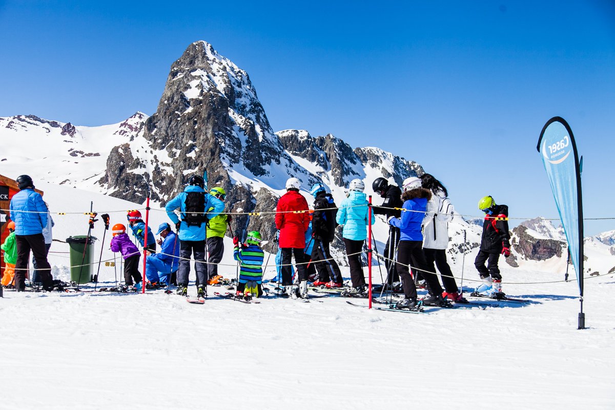 AramonFormigal's tweet photo. ¡Estas son las procesiones que nos gustan! Esperando la #Ratrack https://t.co/PIYyWWsIKC