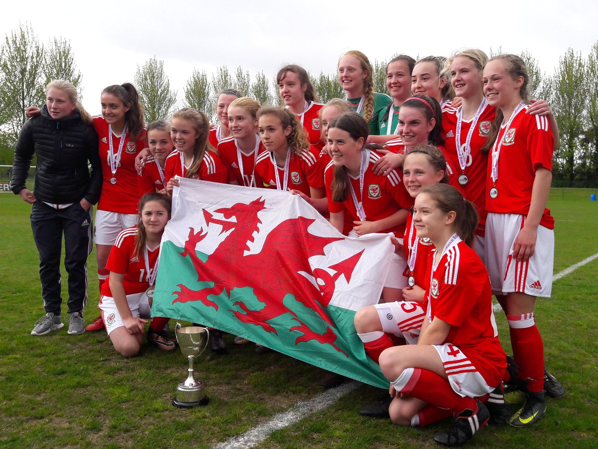 We've done it! 
Here's the first Wales team ever to win the #BobDochertyCup 

Da iawn