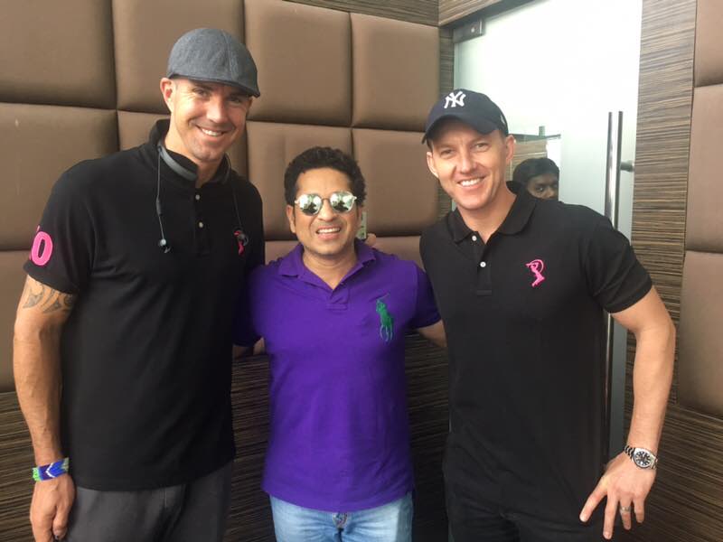 MultaniZaid's tweet photo. Bumped into old friends. Check out what Brett has to say about the time I... https://t.co/gT93CU60CR by #MenInBlueDvotee via @c0nvey https://t.co/7Mt8xwr7t9