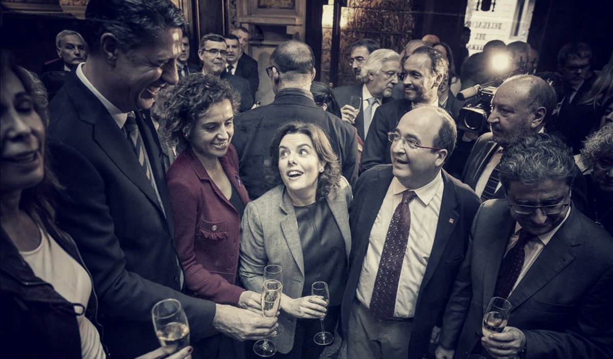 XBescos's tweet photo. Semblava impossible ser més submis i mesquí.
Iceta qualifica d'accident el NO dels diputats PSC a investidura Rajoy.
https://t.co/RXCDfLjtUE https://t.co/PF3WJCHxl8