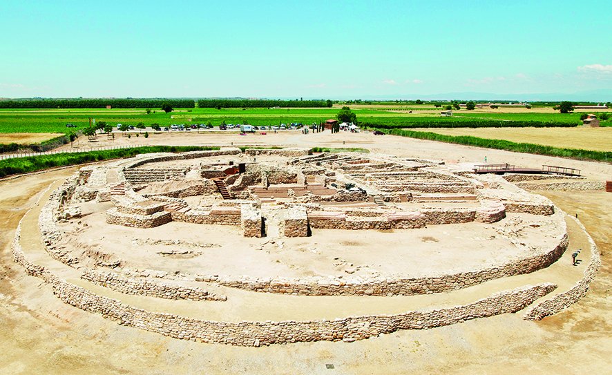 somgarrigues's tweet photo. Els @VilarsArbeca es queden a quarts de final del concurs del monument favorit. Alguns arbequins, molestos.
https://t.co/4nhskoJA00 https://t.co/4mRNnCz2Oi