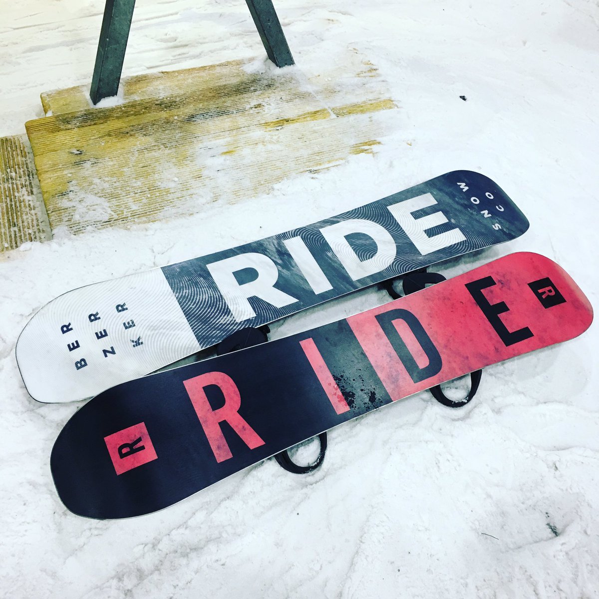 KTM_Twitch's tweet photo. double trouble 😝🤙🏻🏂@ridesnowboards @JUNKEnergyDrink @UnionBindings @686 @carhartt @dakine @howlsupplyco #snowboarding #shredsession https://t.co/UdNRObBTzx