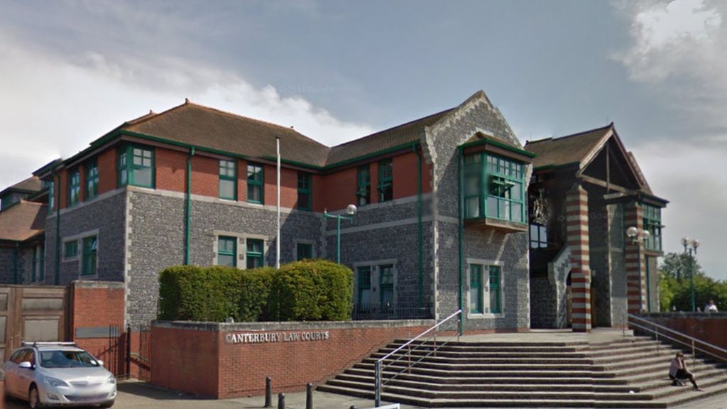 Judge sacked for trolling people on online news… dlvr.it/NslrlM #timBETA #OperacaoBetaLab #missaobetalab #TimBetaAjudaTimBeta