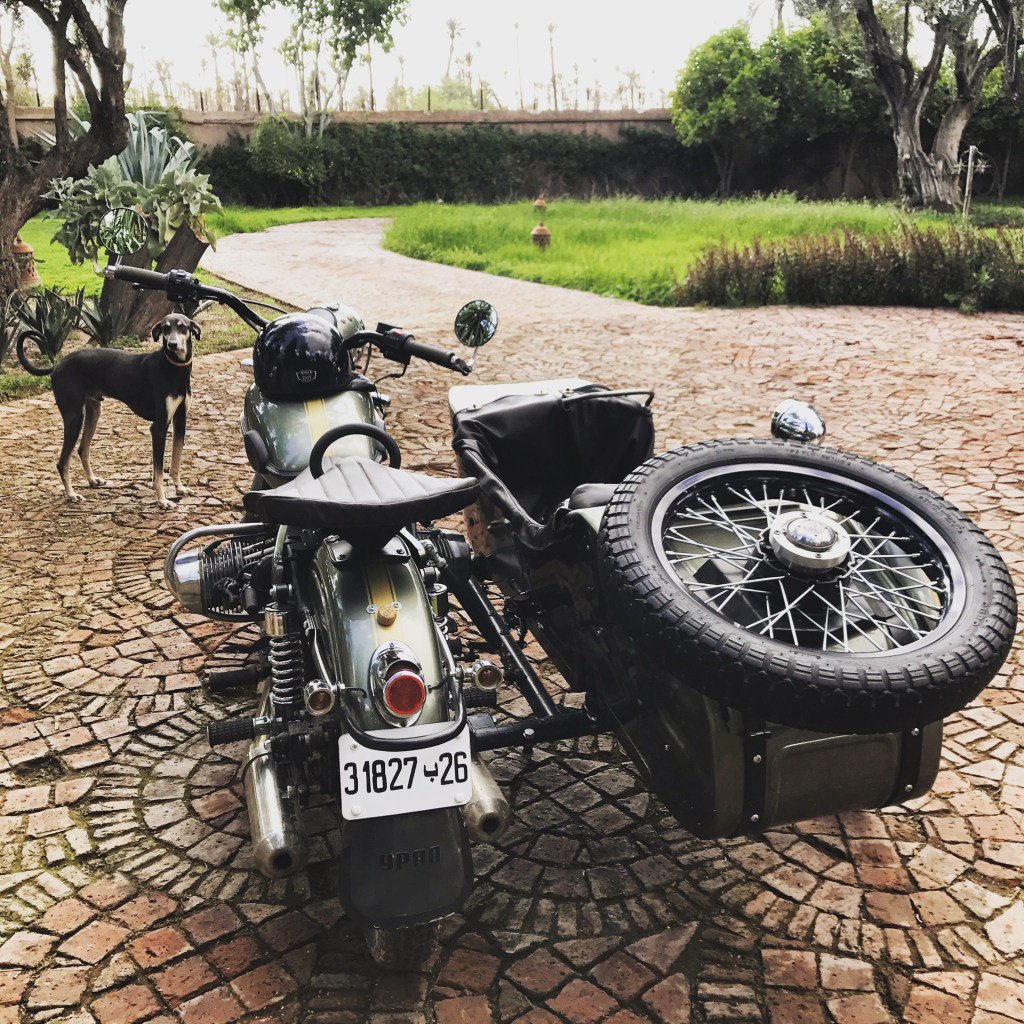 DEMOURON's tweet photo. Mes carnets de voyage   MARRAKECH en Side-car https://t.co/GJFN7hYjxz https://t.co/feFsc3gJJm
