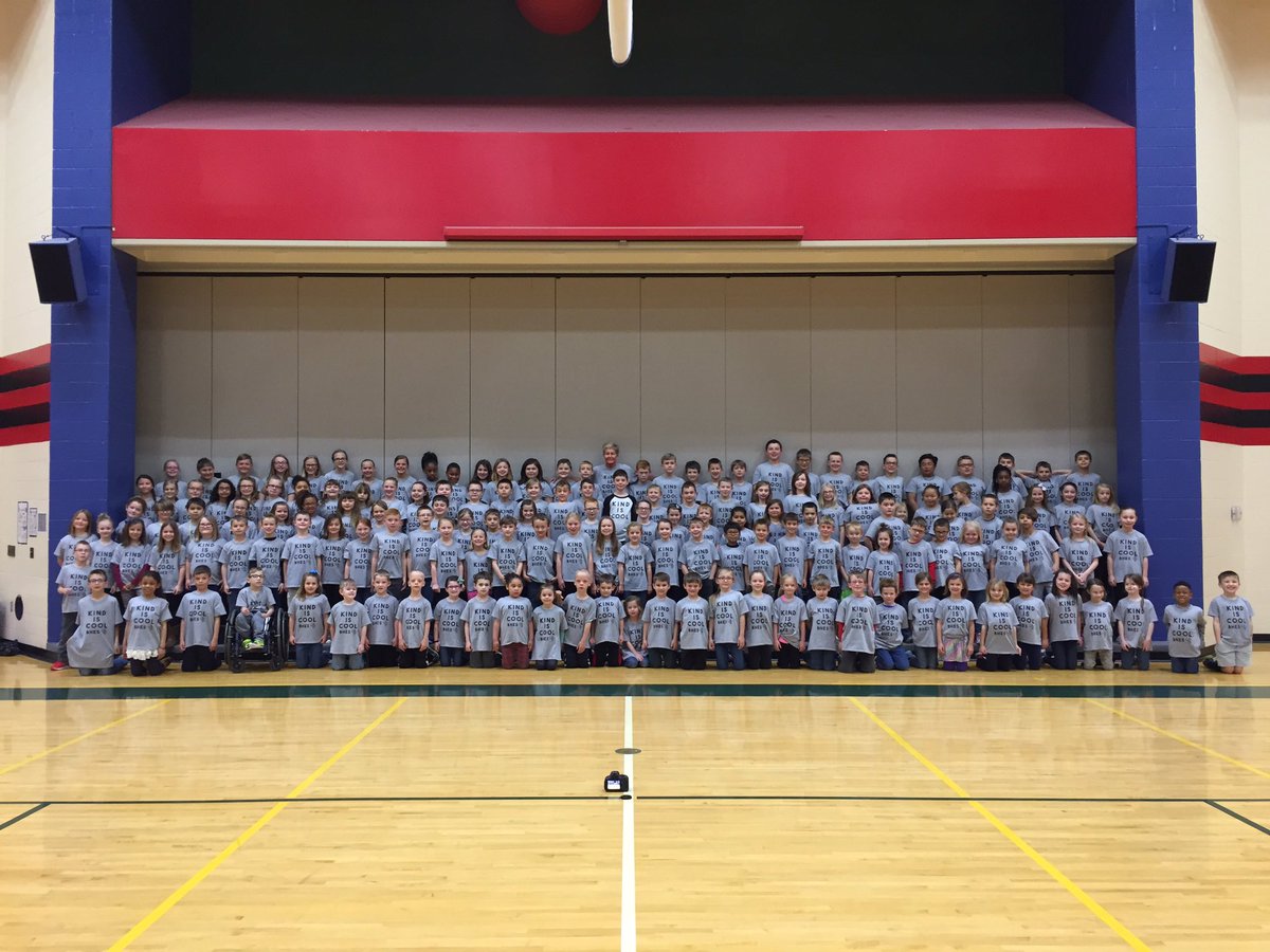 PE__Irish's tweet photo. BHES Kind Is Cool club met for our first photo together!  We were excited to learn about the Tootsie Pop Theory today! #BHESbestyearyet https://t.co/vhDi71fjRf
