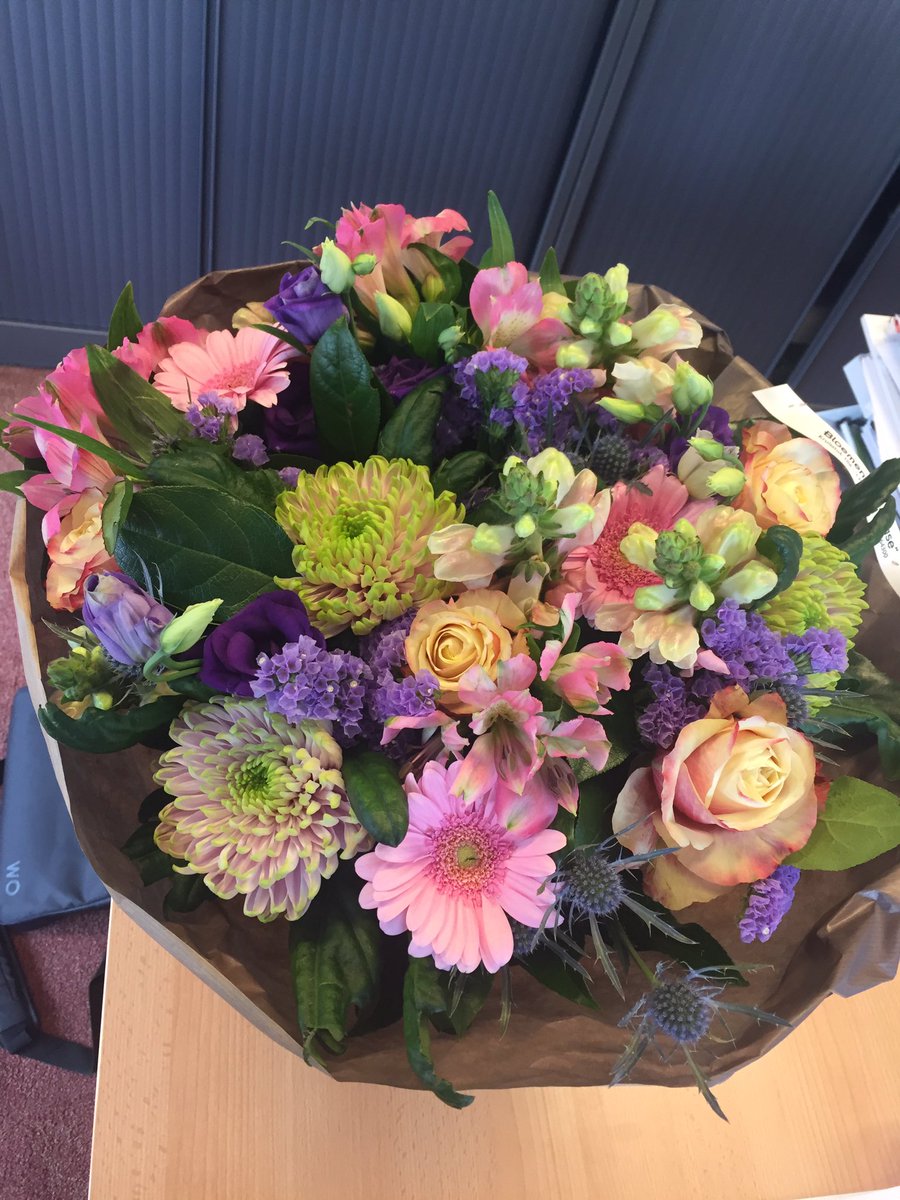 Mijn dag begon vandaag extra goed. Altijd leuk als iemand je werk waardeert! #gekopbloemen #klantwaardering