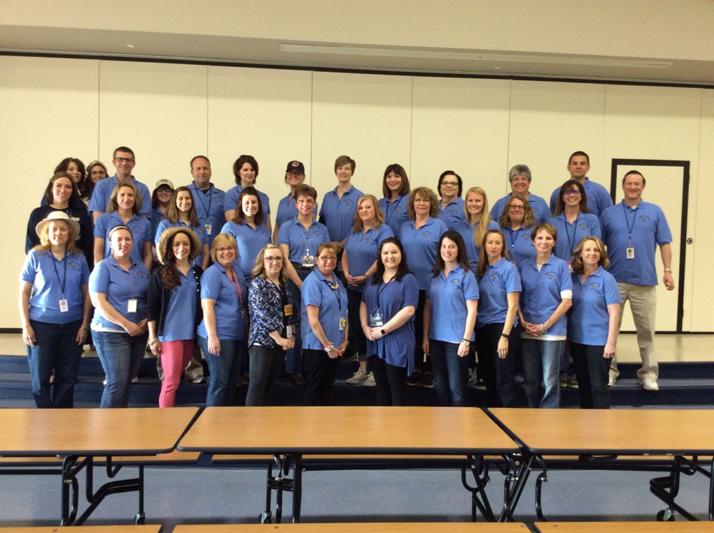 LCSSocialWorker's tweet photo. #GorsuchWest #ChildAbusePreventionMonth #wearblue https://t.co/7XDMWc2HQo