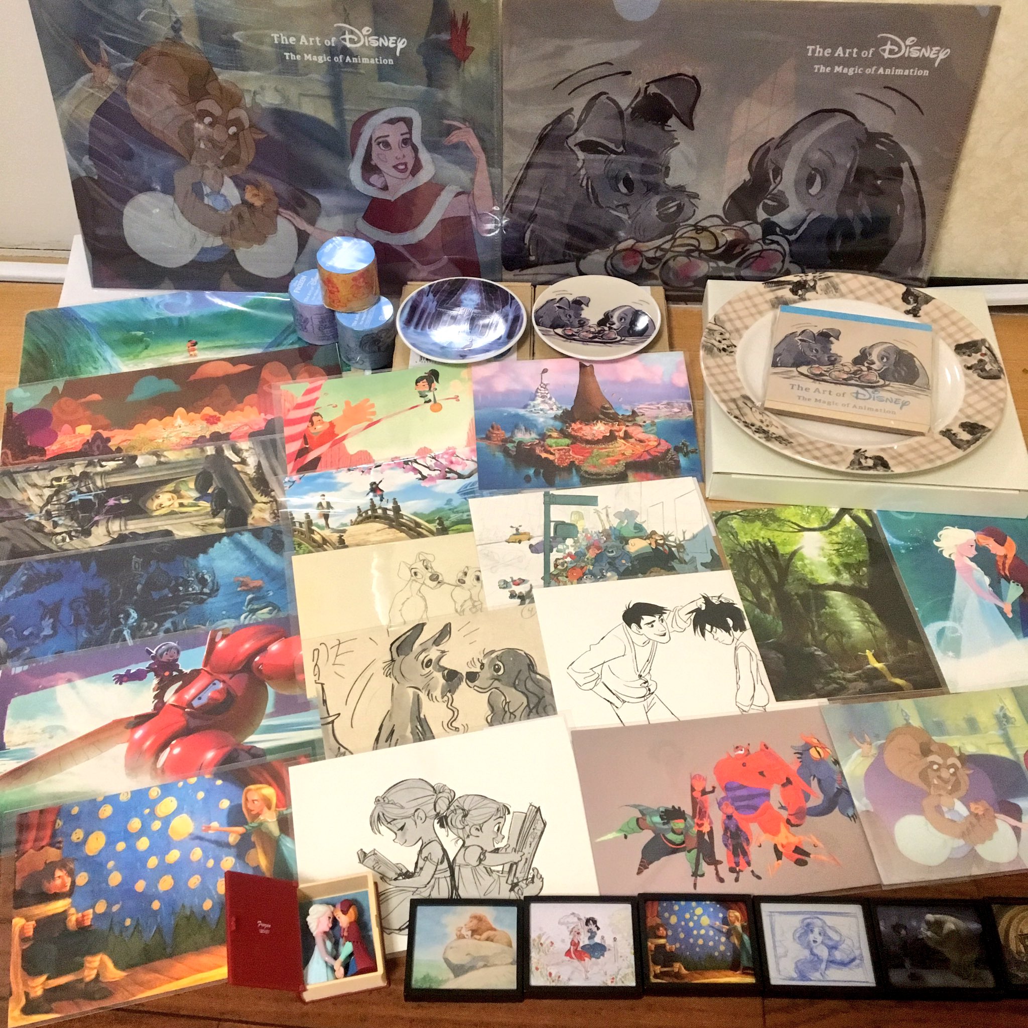 みり ディズニーアート展に行って来ました 個人的にお気に入りのグッズはワイドポストカード チェンジングポストカード 豆皿 ポスカの印刷が綺麗です 展示は個人的にシュガラ わんわん ベイマックスが良かった 音声ガイドをつけた方が