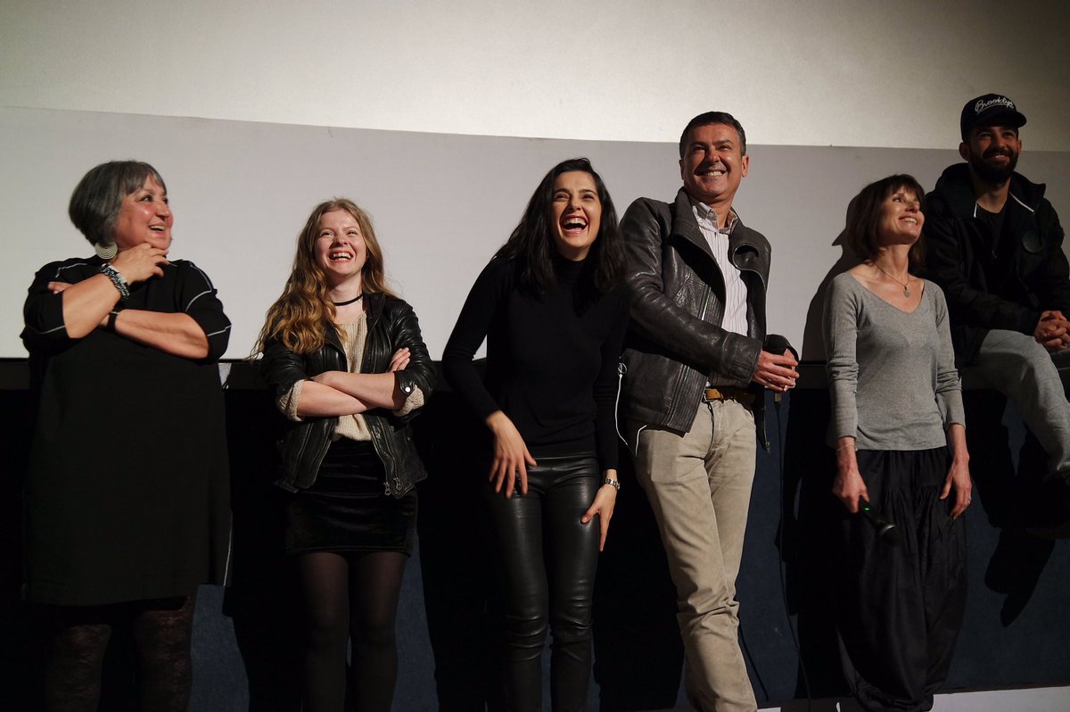 Yeşim Ustaoğlu (@yesim_ustaoglu) on Twitter photo Dün <a href="/ist_filmfest/">İstanbul Film Festivali</a>'te #Tereddüt gösterimi ardından Atlas Sineması'nda söyleşideydik. Bir seyircimiz kedinin olmadığı sahnelerde neden + Dün <a href="/ist_filmfest/">İstanbul Film Festivali</a>'te #Tereddüt gösterimi ardından Atlas Sineması'nda söyleşideydik. Bir seyircimiz kedinin olmadığı sahnelerde neden +