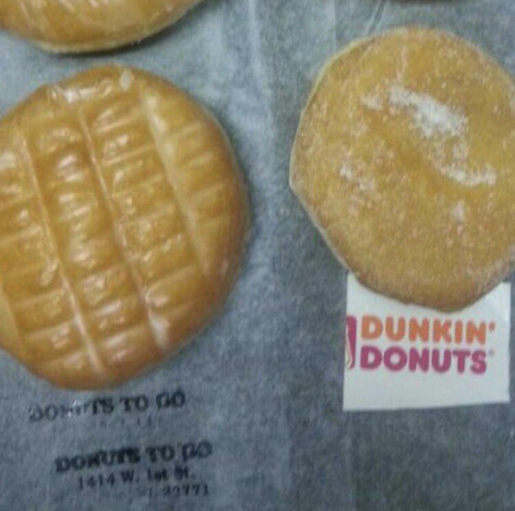 DonutsTo's tweet photo. The choice is clear! #donutstogo https://t.co/Yvi6f0AUC6