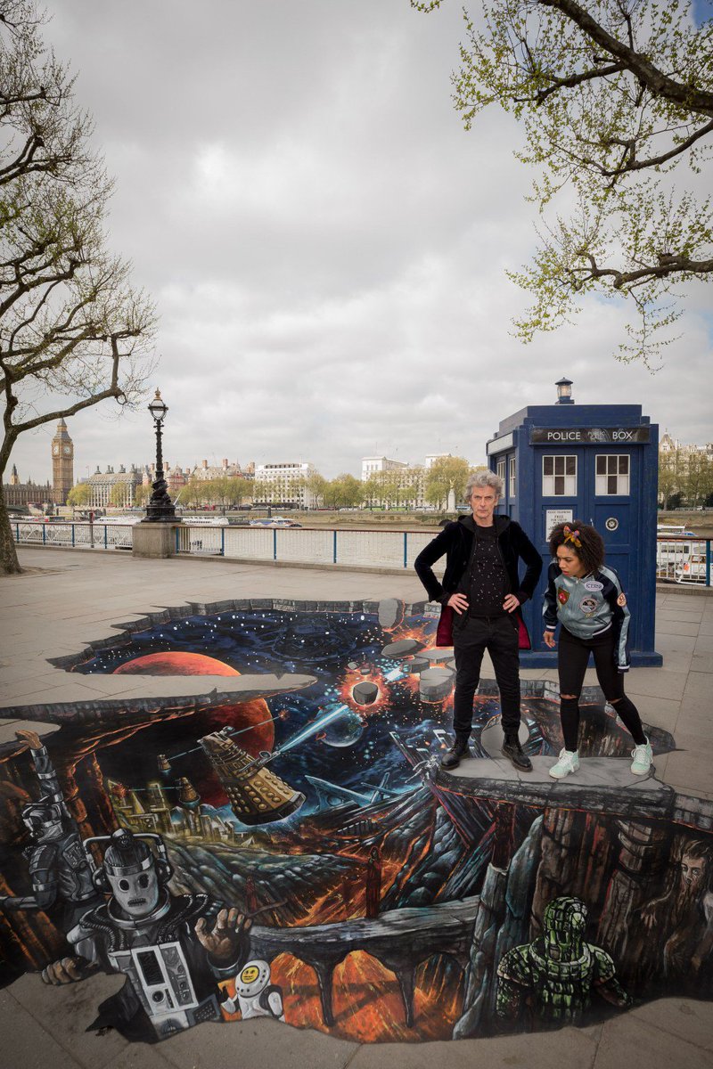 BlogtorWho's tweet image. VIDEO: Take A Closer Look at the Stunning 3D #DoctorWho Pavement Painting #TimeForHeros blogtorwho.com/24155-2/