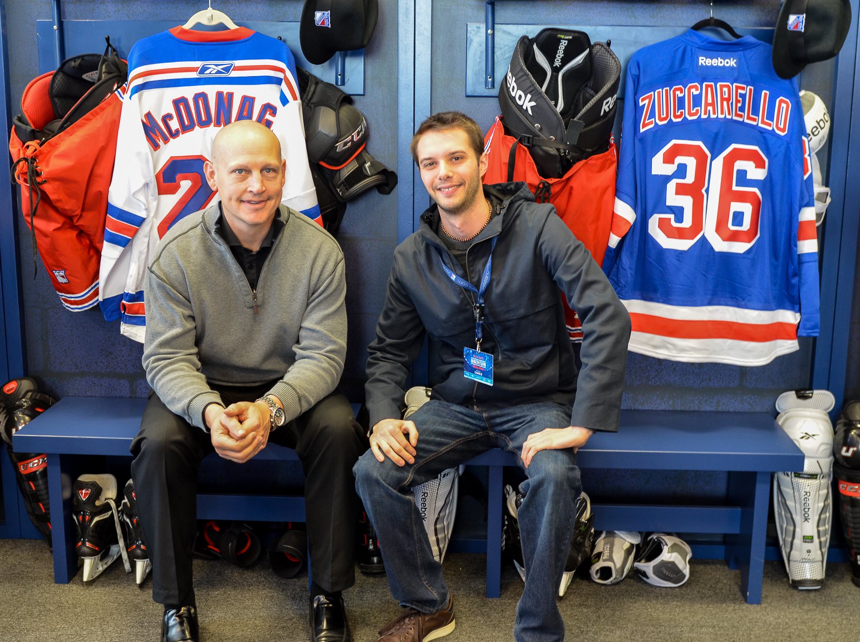 Happy birthday to legend Adam Graves! 