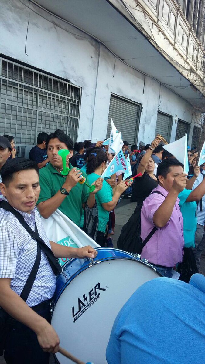 Gioanaz's tweet photo. 12MIL FAMILIASsiempre AGRADCIDAS.SPERAMS APOYOenPLENO #insistencia JUSTICIA LABORL @HCevallosFlores @Cas_a_728 #casnuncamas @KalinDominguez https://t.co/wjh9MFFZZh