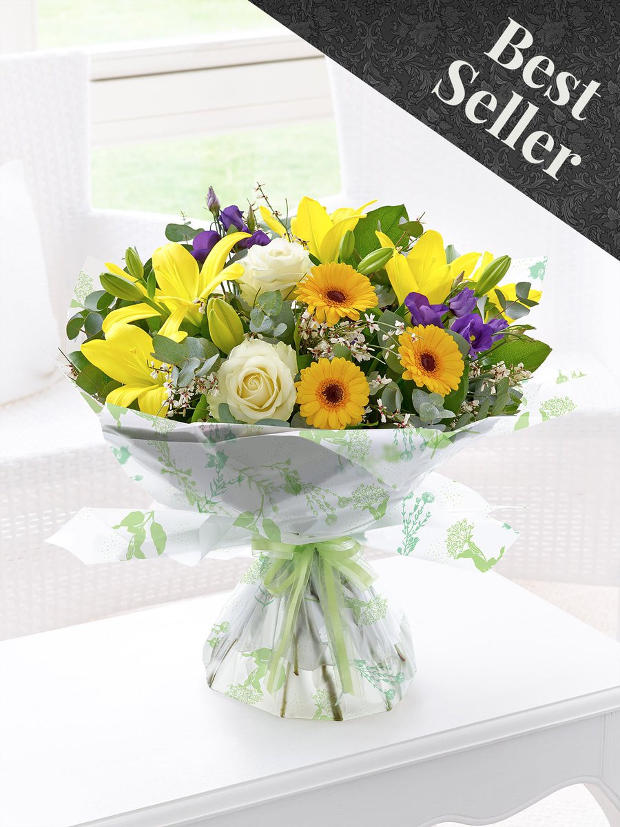 Floral_Scents's tweet photo. We've chosen the colour of the season – golden sunshine yellow – as the inspiration for this stylish gift. https://t.co/weTy7NkRl6