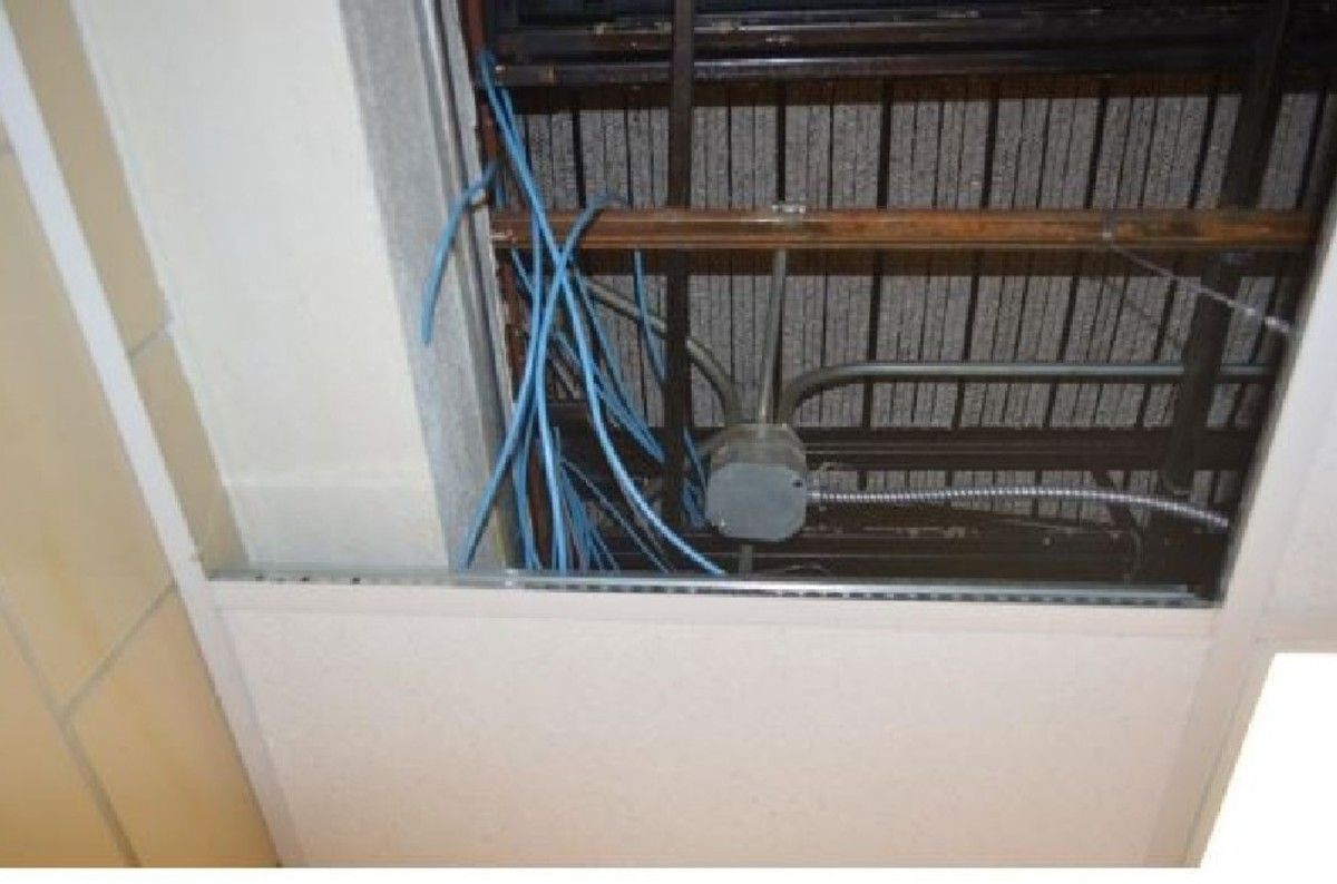 usedservers's tweet photo. Prisoners built two PCs from parts, hid them in ceiling, and connected to state's network (!!) https://t.co/yi0xgZEb3G https://t.co/jUGrUehhtJ