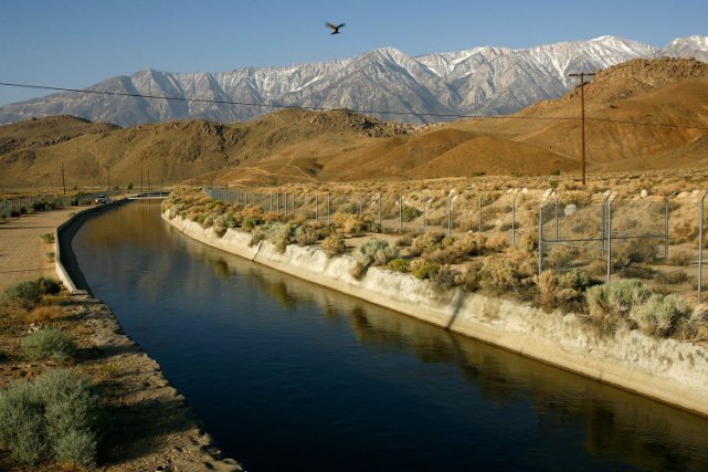 LAist's tweet photo. L.A.'s Tap Water Is Officially As Clean As Bottled Water https://t.co/kASn4986cP https://t.co/0Jq2EW7Qcc