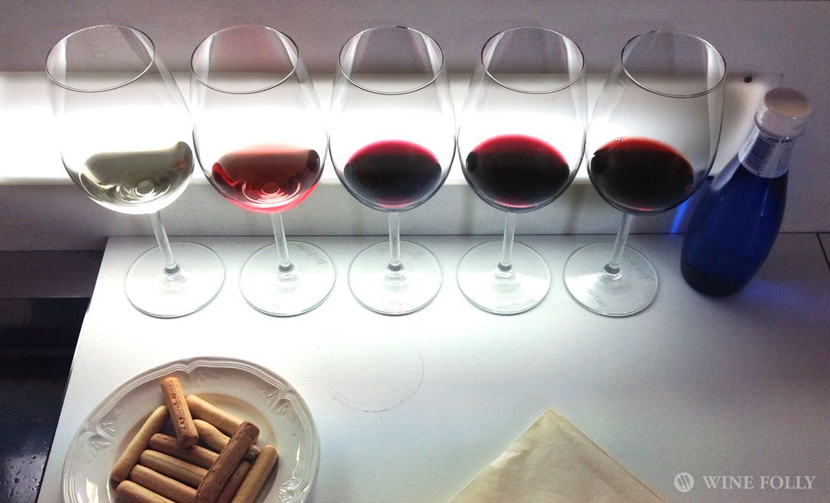 WineFolly's tweet photo. Learn how to taste like a pro https://t.co/pnynEberBI https://t.co/6Wj1Sg7cST