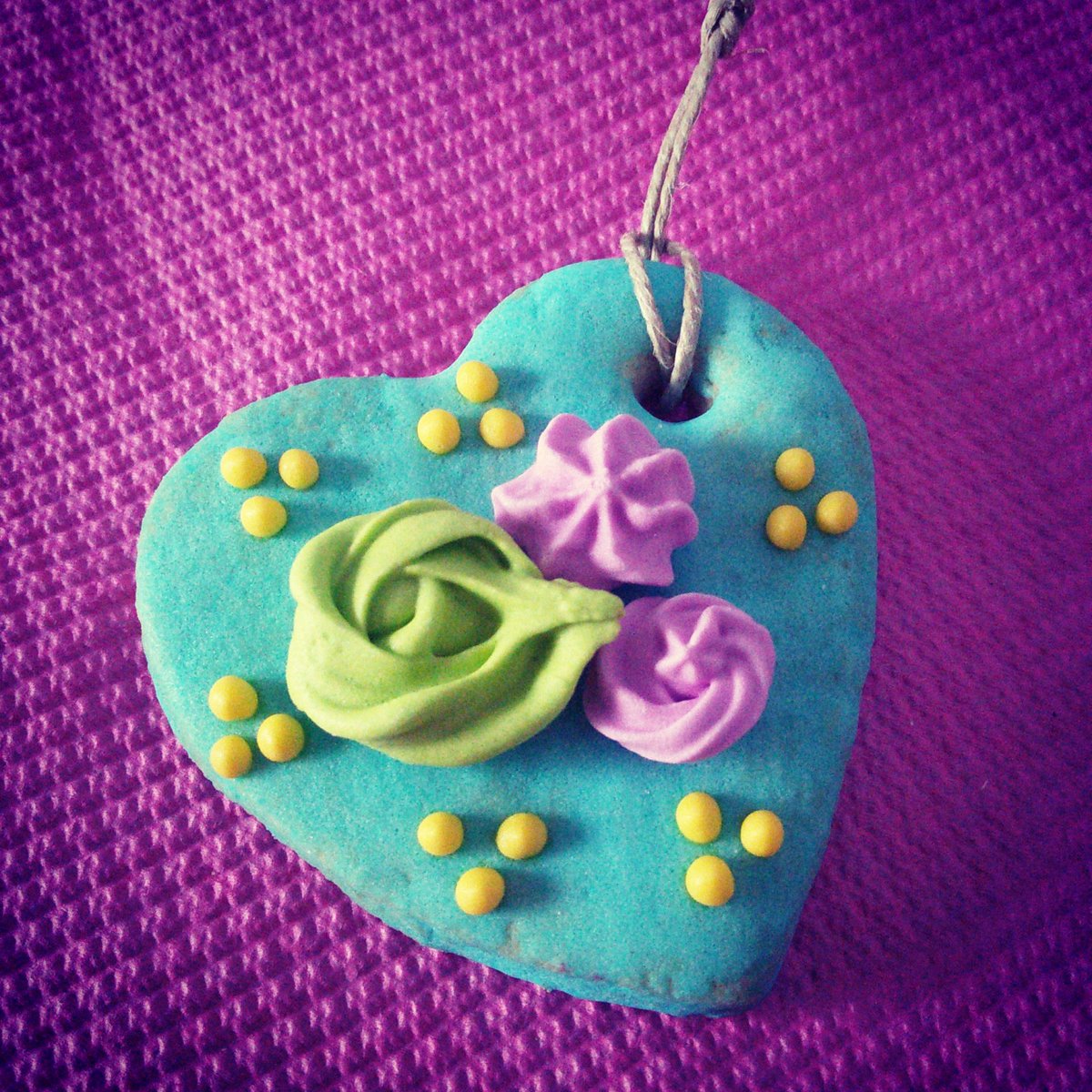 CUPdeCUPCAKES's tweet photo. Detalles con encanto!!...#cookies #glasareal #transfers #hearts https://t.co/mLSqh0XFTr
