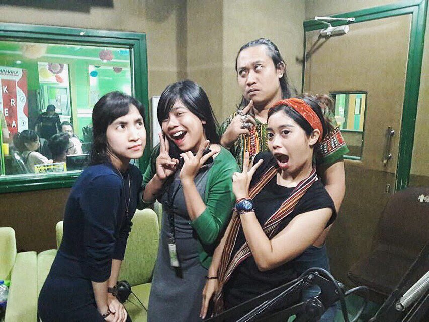 DONE interview at @gen1031fm 💚💚💚 see you soon SOBAT GEN 💚💚💚 Thank you so much <a href="/rickysamuel/">samuel Ricky</a> &amp; <a href="/NadyaBAP/">B'tary Anindita P</a>