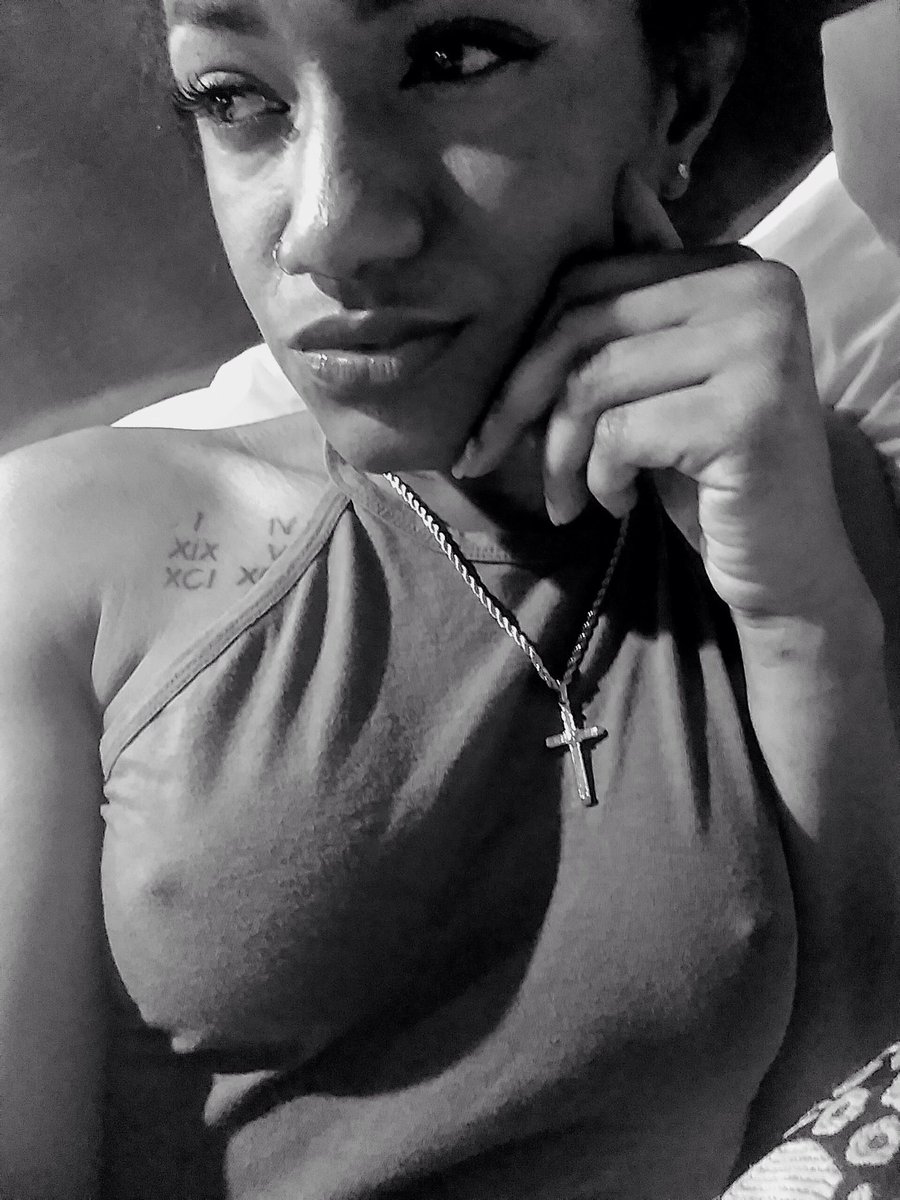 thatismeeks's tweet image. Nips 🙊🙈