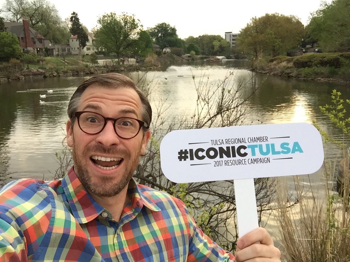 coleelijah's tweet photo. Swan Lake represent #iconictulsa #swanlake #tulsa https://t.co/e8ZuVIuTuR