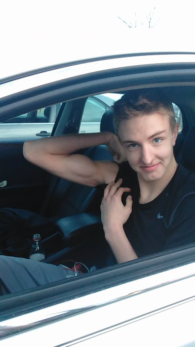 bchostettler's tweet image. Happy birthday gator @kaherin8 have a good one big guy #copemint #flex #CRC