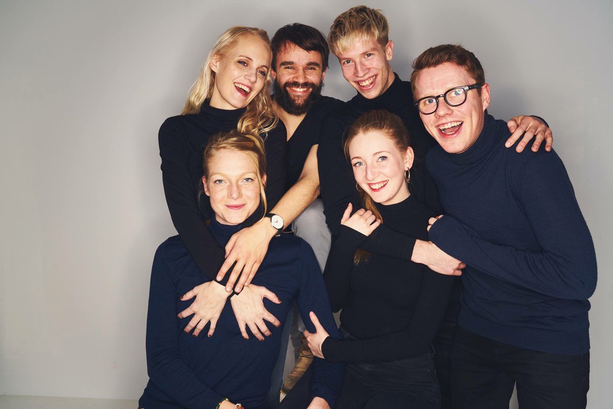 Það eru bara þrjár sýningar eftir! RT-áðu þessari krúttmynd af okkur og þú getur unnið miða fyrir tvo á sýninguna í kvöld kl.20 😀