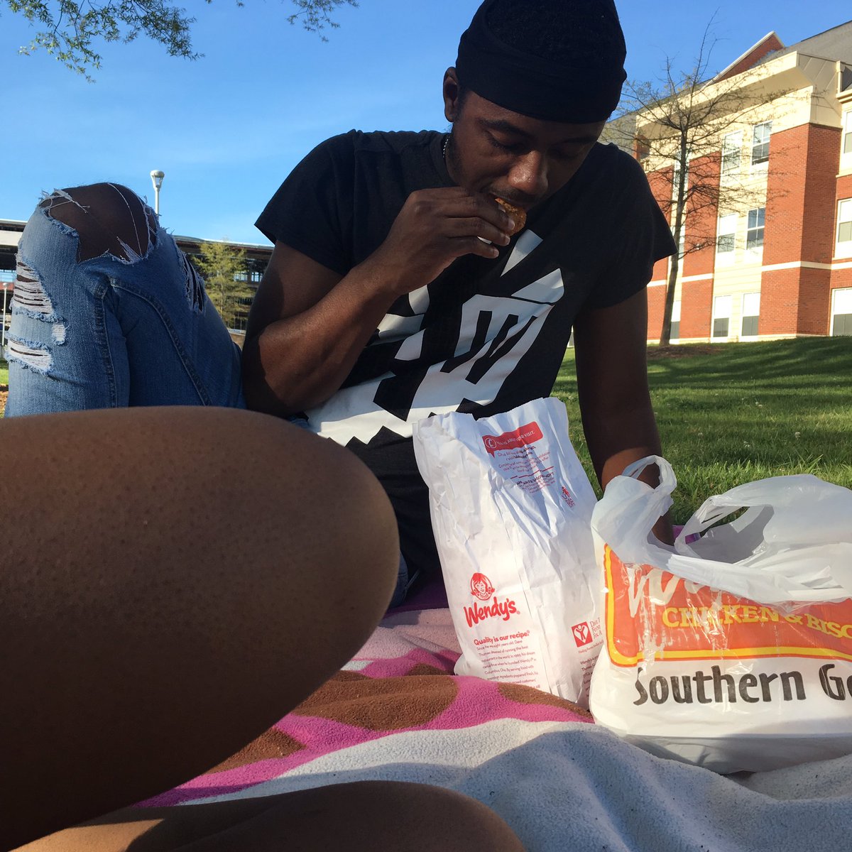 dapinkhairgurrr's tweet photo. His view v My View. #SpringDates https://t.co/7Cy3oKRlqF
