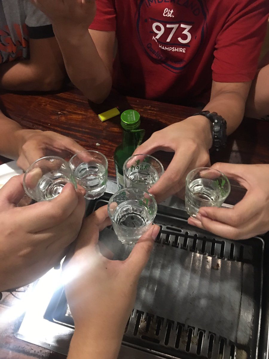 RoseeeeKimmy's tweet photo. Lee hak w my forever lab and w the gang 😍 https://t.co/plyhzmVPUh