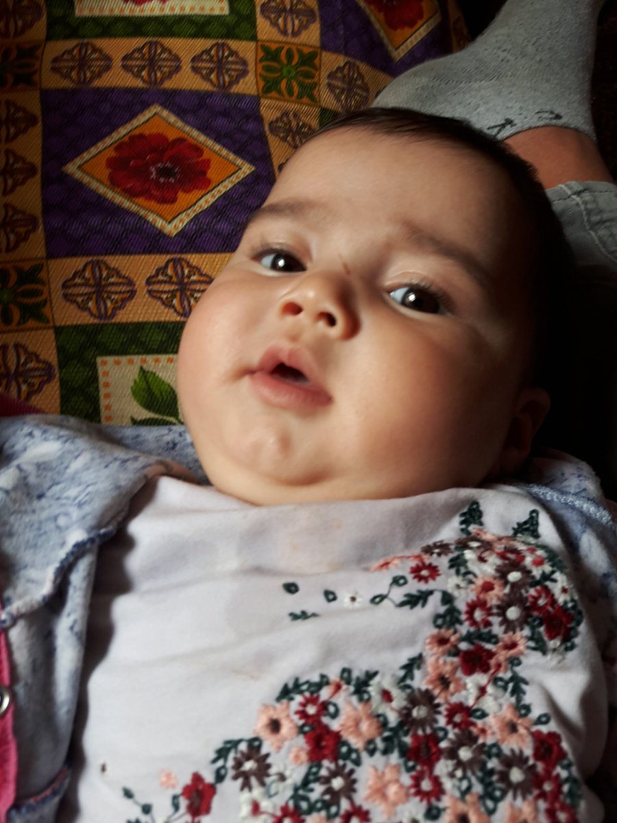 Yeğenlerinizi atında kiminki daha tatlı bakalım dhshsh