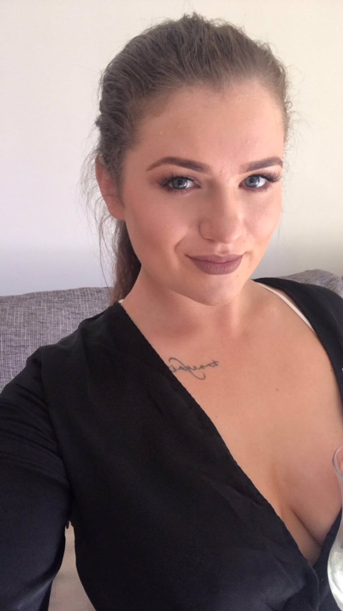 abby_needs's tweet image. TB #21 wearing maliboo @kyliecosmetics