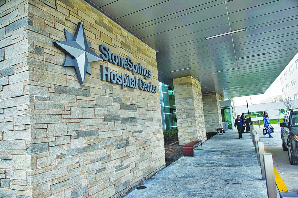 LoudounNow's tweet photo. StoneSprings Hospital Adds Surgical Robot https://t.co/5jGTTLENDI #loudoun https://t.co/HQq6m7Gmj7