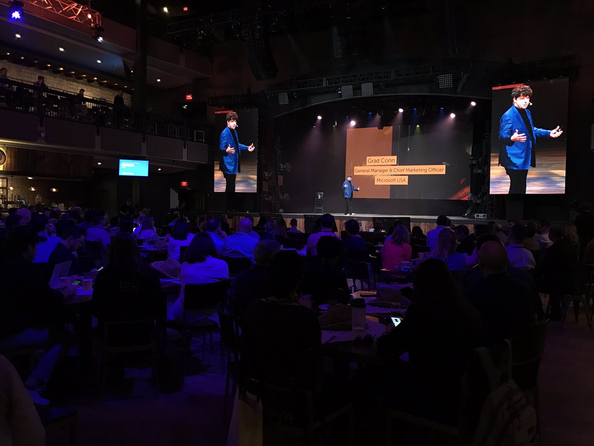Ekaterina's tweet photo. "We live in a time of stimulus response" - @gradconn #unenterprise @Sprinklr https://t.co/K91UgHyFYx