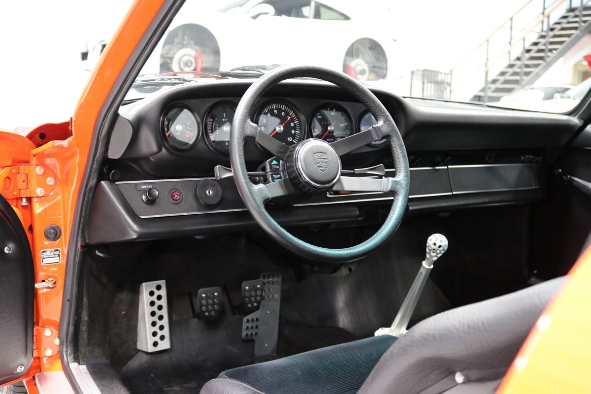 Here’s a special air-cooled 911. Ex-RGruppe (US hot rod club), it features many rare parts including a 2.7RS engine! bit.ly/2p5WloY