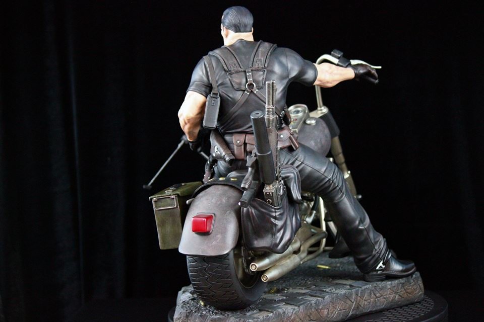 Next pictures from XM Punisher 1/4 statue by Mike Misterski, thank