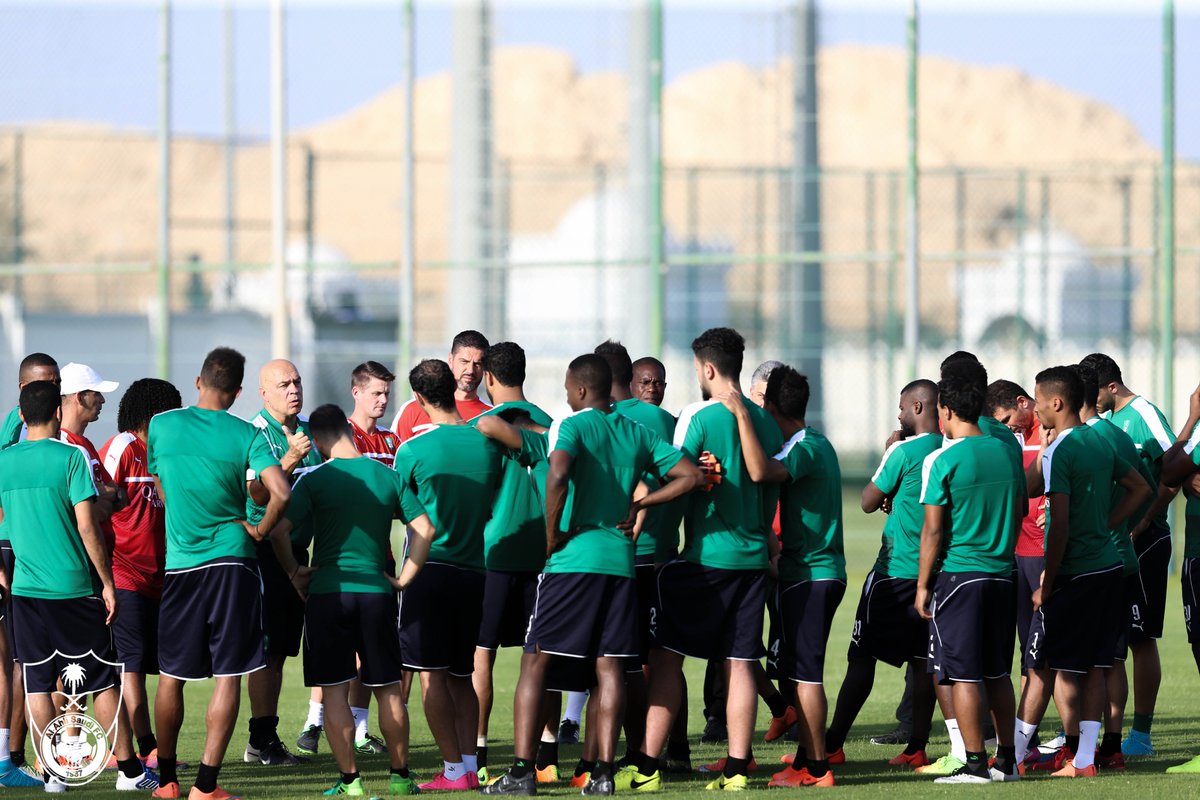 ALAHLI_FC's tweet photo. #الملكي يعاود تدريباته استعداداً للهلال
#الاهلي 
https://t.co/mvyHFAZmE8 https://t.co/NosTK9ydXJ