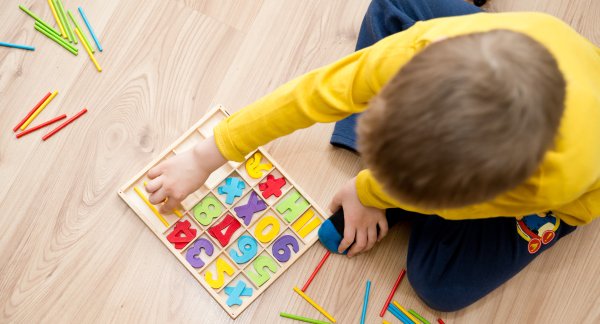 medlineplus's tweet photo. There is no cure for autism. Products or treatments claiming to “cure” autism do not work as claimed. Learn more: https://t.co/lRsxiHVY9t https://t.co/33YOsYsrFB