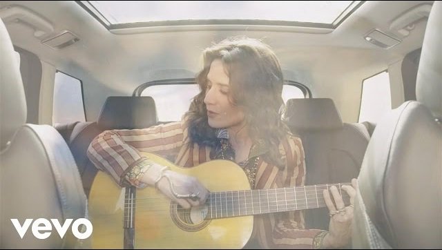 SonyMusicItaly's tweet photo. È online su @VEVO_IT il video di #CuoreInTasca, il primo brano estratto dal nuovo album di @Chiaracivello, #Eclipse! https://t.co/k3idRxnKNm https://t.co/ATCyxXg4KD