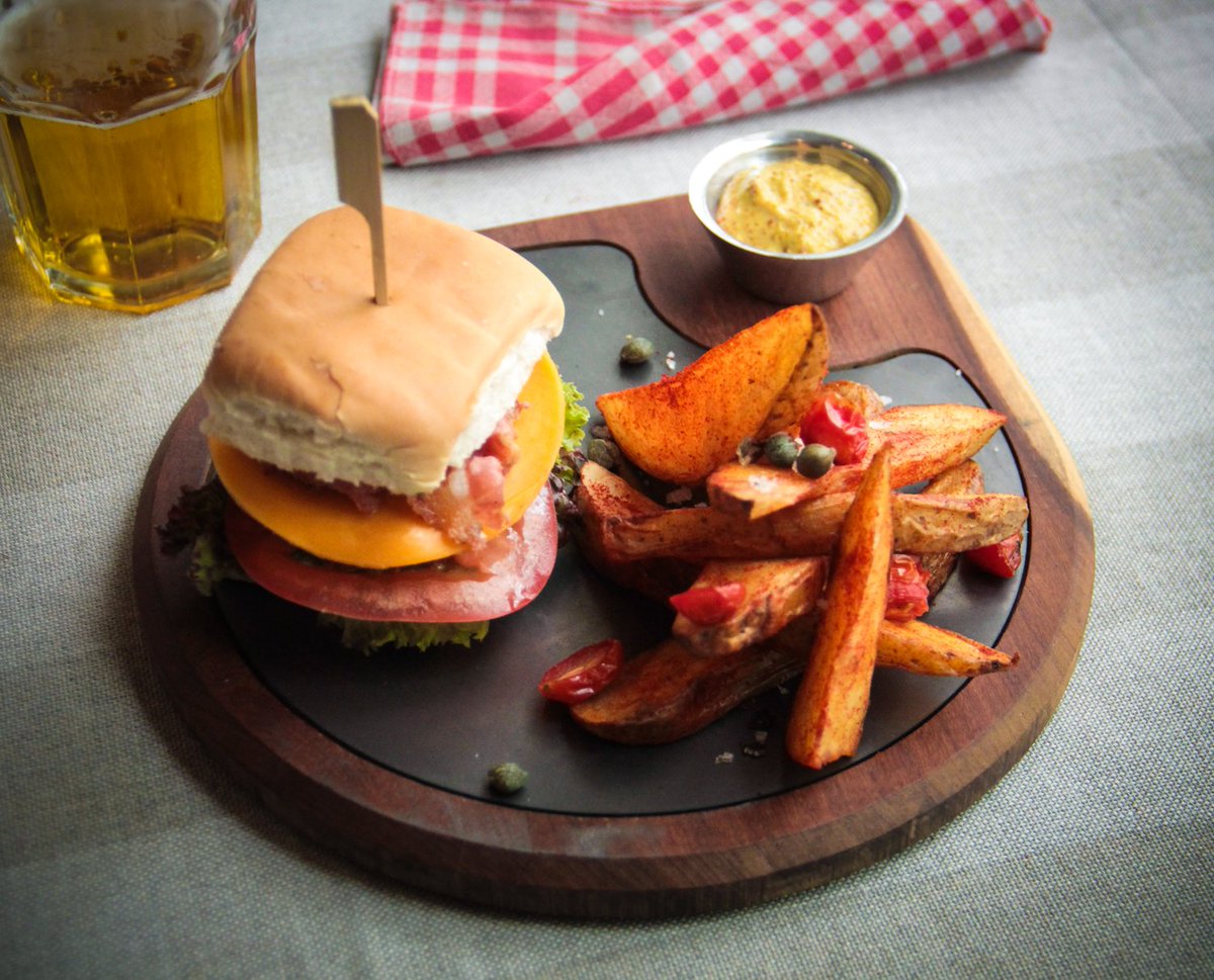 Que no se enfríe!!!! 
Tabla 𝙎𝙚𝙡𝙚𝙣𝙚 - Base de madera, placa de hierro, dip de aluminio