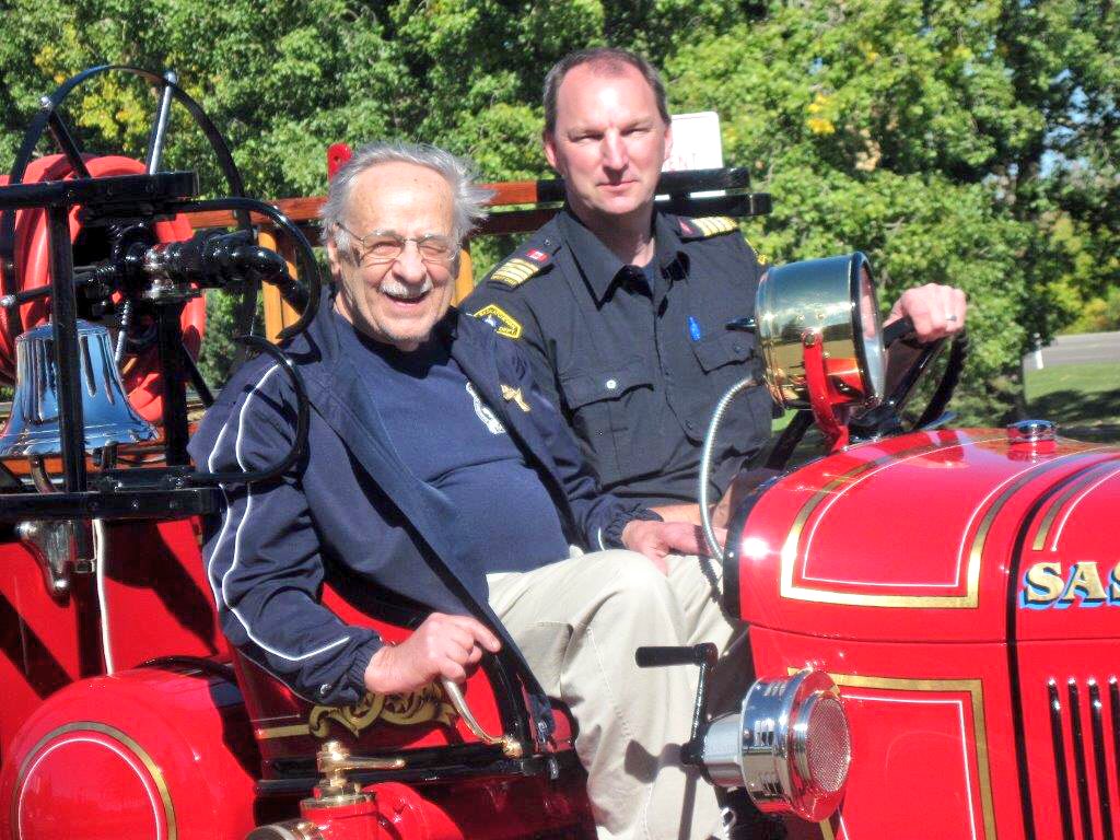 bheesing's tweet image. It's pictures like this, is a reminder of the Priviledge, Honor &amp;amp; Commitment in the Fire service. #FortSaskFD station namesake Walter Thomas
