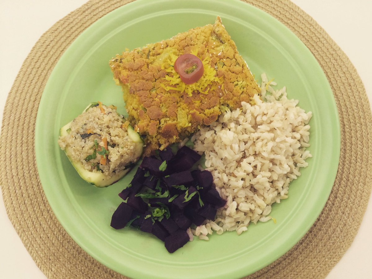 AlcaNatural's tweet photo. Torta rústica de legumes com arroz integral, abobrinha recheada com quinoa e beterraba #govegan #vegetariano #opcaovegana #opcaovegetariana https://t.co/e0Or3J4wHL